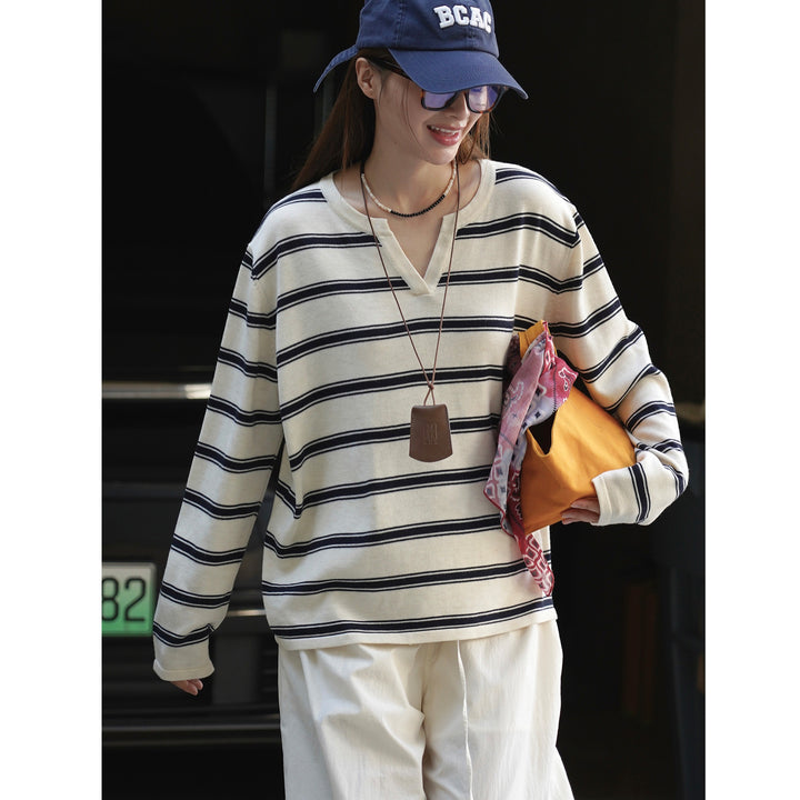 Ladies loose-fitting cotton long sleeve with V-neck slit and maritime stripes Mune Fashion