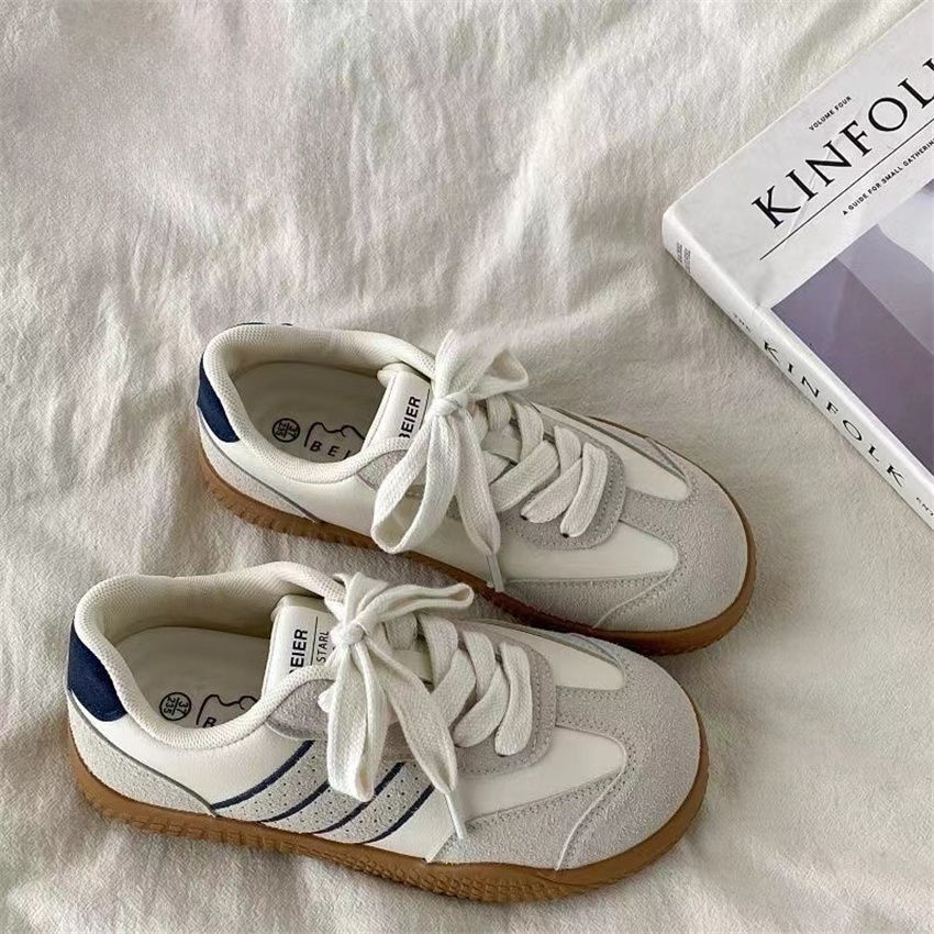 Ladies sporty sneakers with ergonomic lacing and non-slip sole Mune Fashion