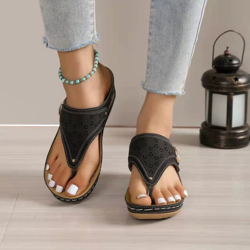 Women’s wedge flip-flops with perforated upper material and padded comfort footbed Mune Fashion