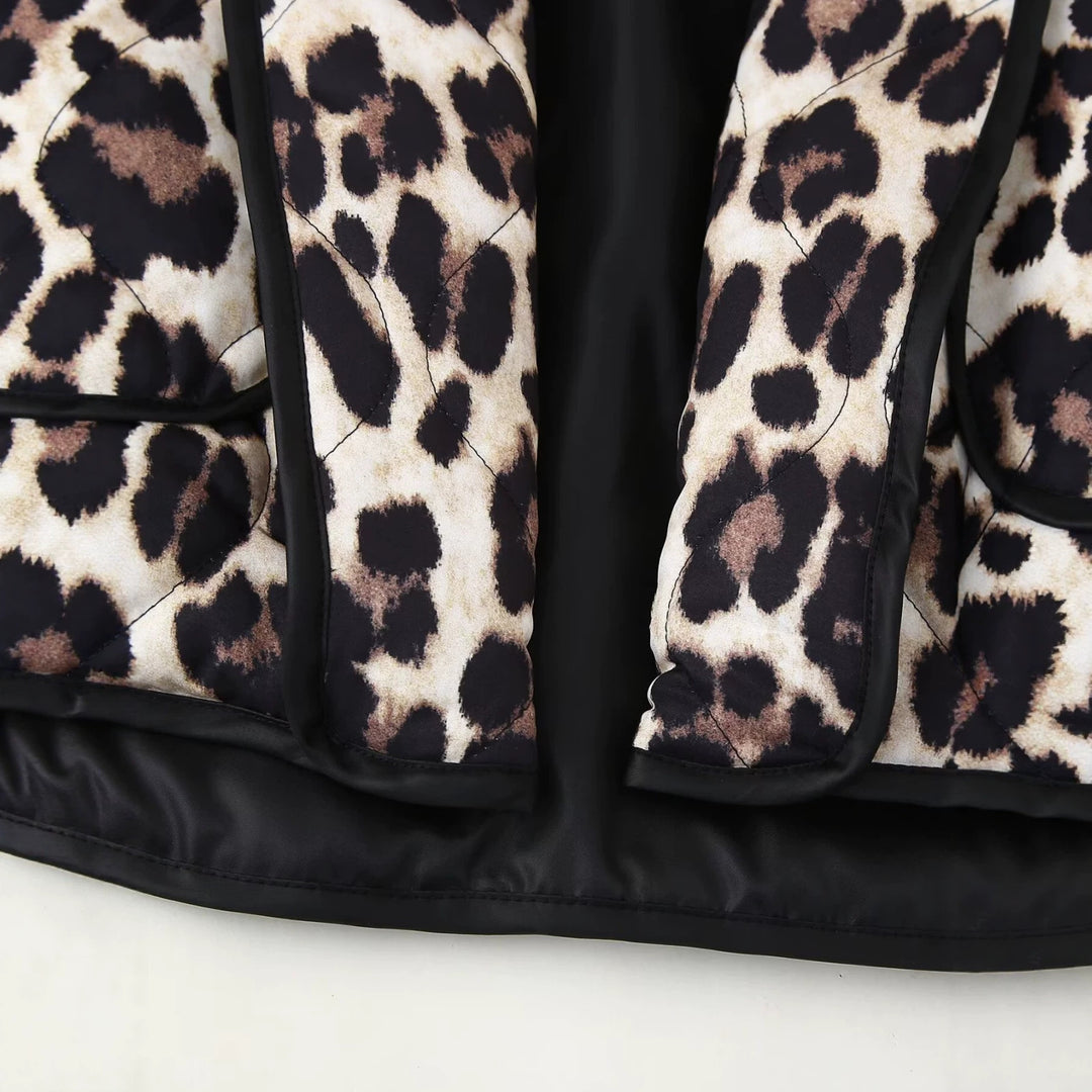 Women's Padded Kimono Jacket with Leopard Print, Oversized Cut and Patch Pockets Mune Fashion