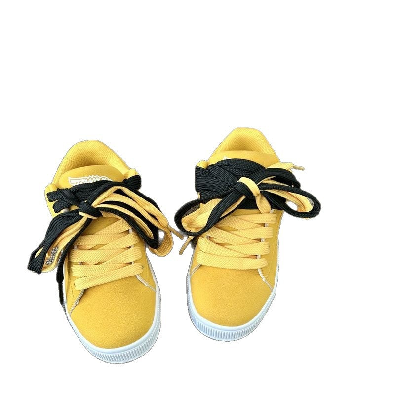 Women's retro-style sneakers with padded tongue and breathable upper material Mune Fashion
