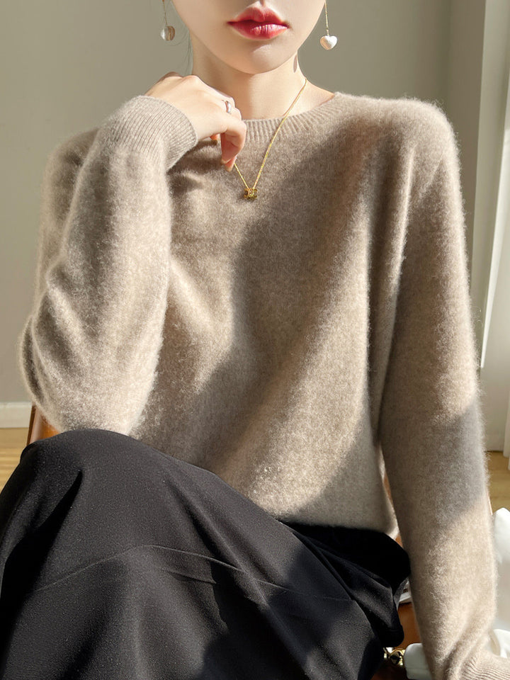 Women's Luxurious Cozy Knit Sweater with Round Neck and Mohair Look Mune Fashion