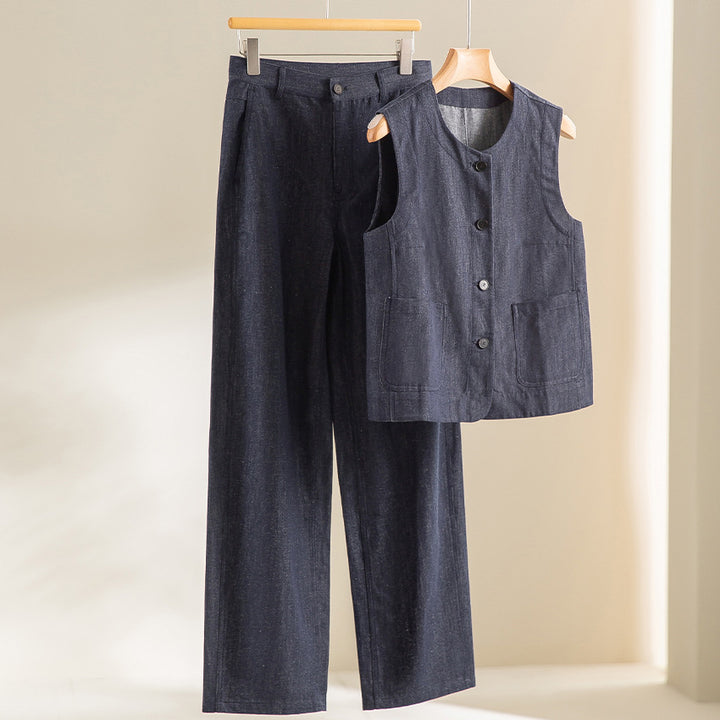 Women's sleeveless lightly tailored vest made of linen denim with button placket and patch pockets Mune Fashion