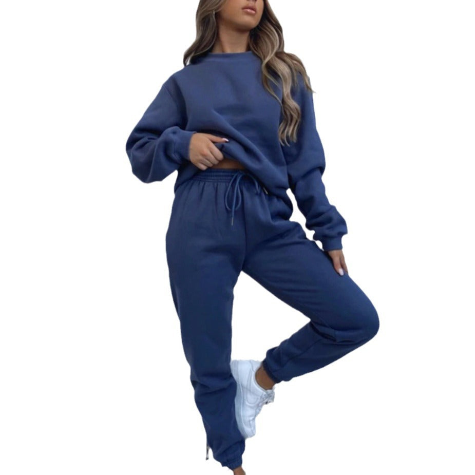 Women slightly oversized fleece leisure set with sweatshirt and joggers Mune Fashion