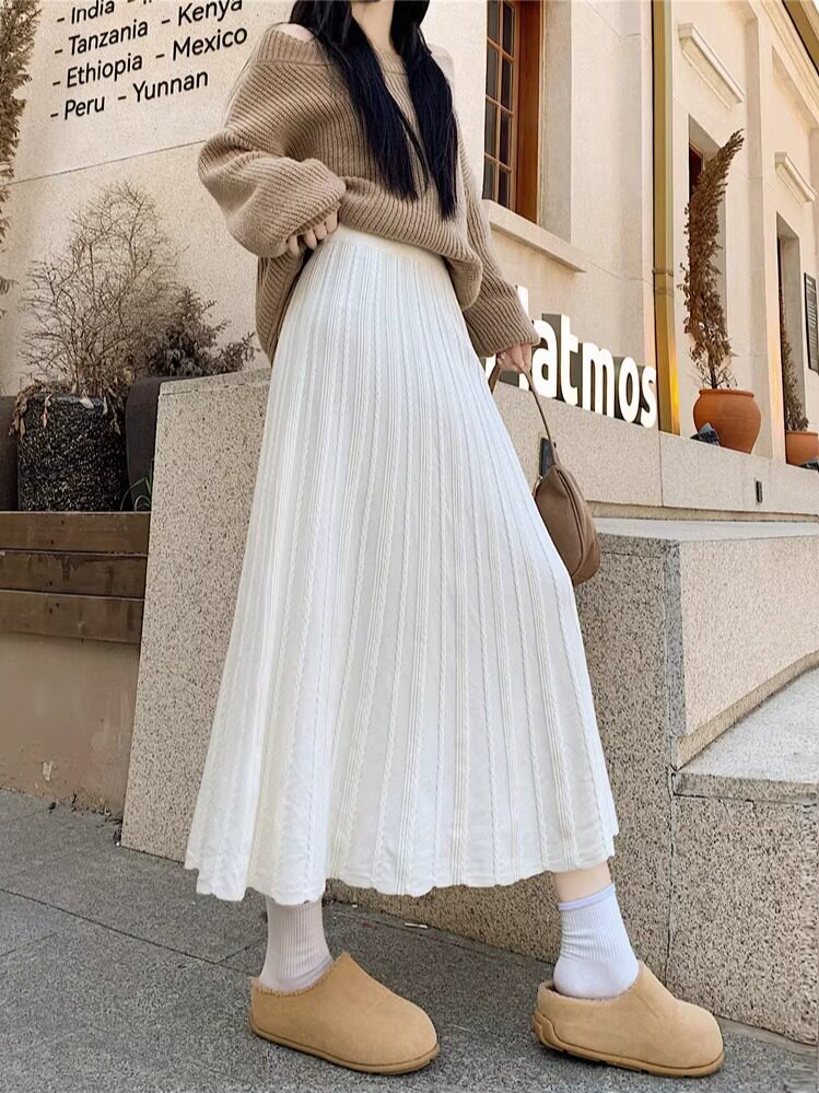 Ladies Pleated Maxi Skirt with Fine Wave Pattern Mune Fashion