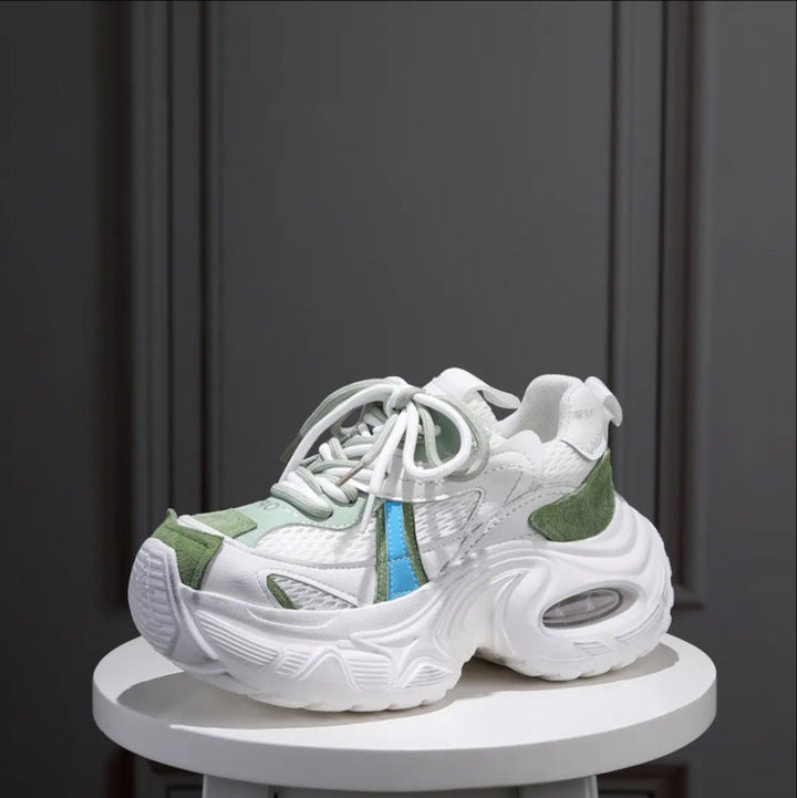 Women's sporty sneakers with stable cushioning and innovative design Mune Fashion