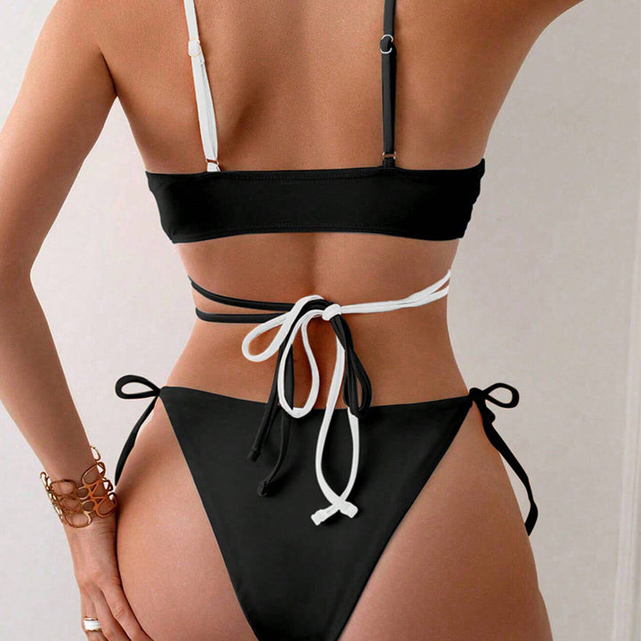 Women's bikini set with adjustable straps and sexy lacing details Mune Fashion