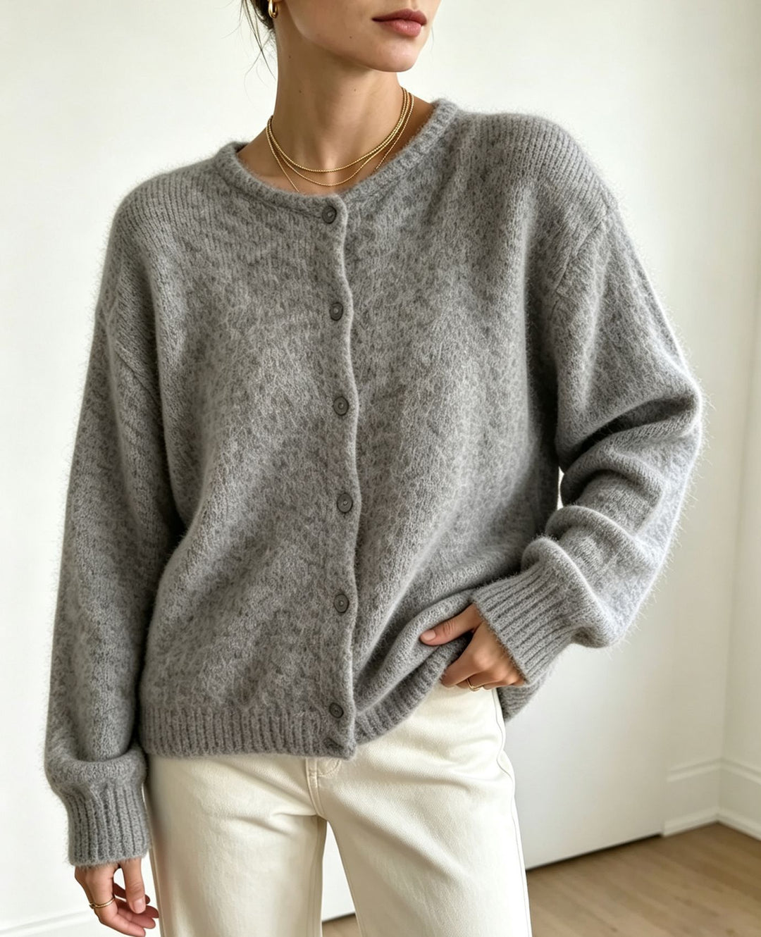Ladies round neck cardigan with soft flormix, button closure and ribbed cuffs Mune Fashion