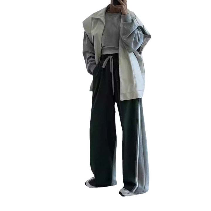 Men's wide trackpants with contrasting side panels, high waistband, and striking side stripe Mune Fashion