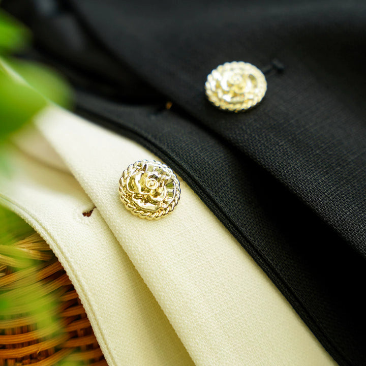 Women Stylish Short Blazer with Glamorous Buttons Mune Fashion