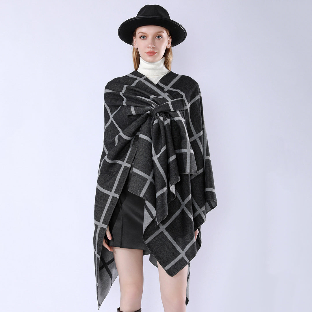 Women's Oversize Poncho made of fine knit with waistband and check pattern Mune Fashion