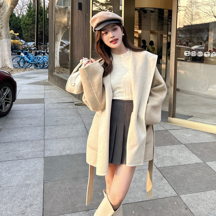 Women Short Wool Coat with Tie Belt and Oversized Shawl Collar Mune Fashion