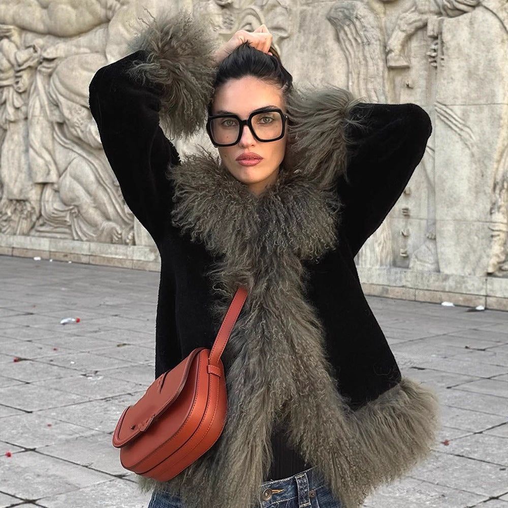 Women's short coat made of artificial fur with voluminous curl trim Mune Fashion
