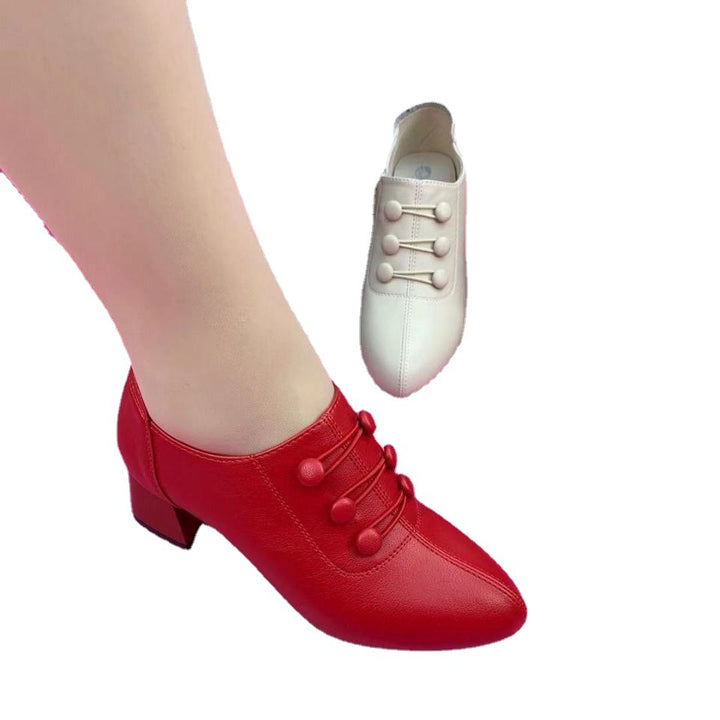 Women's Oxford pumps in retro style with decorative button placket and comfortable block heel Mune Fashion