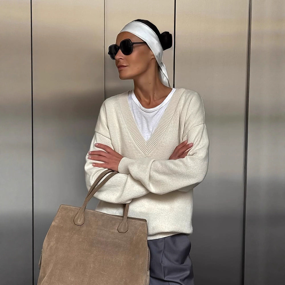 Women's Oversize V-Neck Sweater made of Cashmere Mix with Ripped Hem Mune Fashion