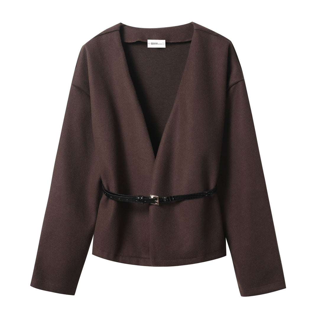 Women's short wrap coat made of wool blend with deep shawl collar and narrow waist belt Mune Fashion