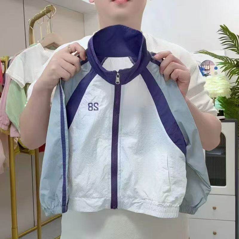 Men's sporty lightweight windbreaker with stand-up collar and raglan sleeves Mune Fashion