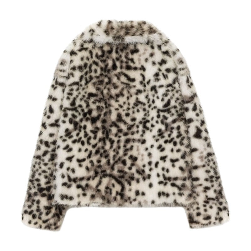Women's short jacket made of faux fur in snow leopard print with wide lapels Mune Fashion