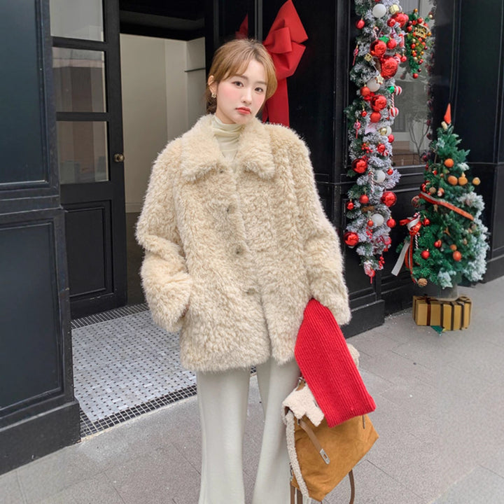 Women's Short Teddy Coat with Cozy Faux Fur Texture and Classic Collar Mune Fashion