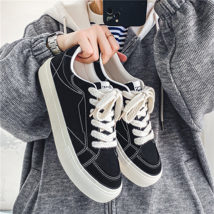 Unisex Low-Top Canvas Sneaker with reinforced seams, padded comfort collar, and vulcanized rubber sole Mune Fashion