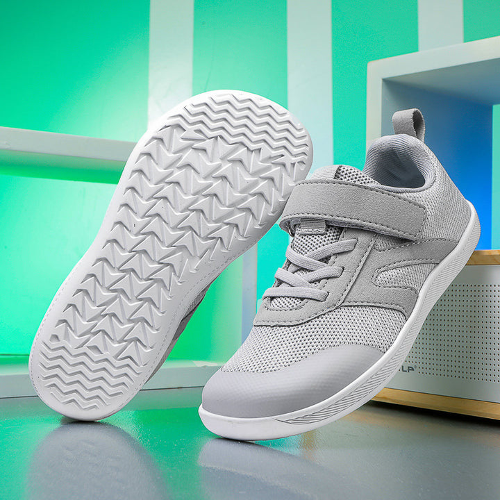 Unisex nan sporty everyday sneaker with Velcro fastening, flexible comfort insole and profiled multidirectional outsole Mune Fashion