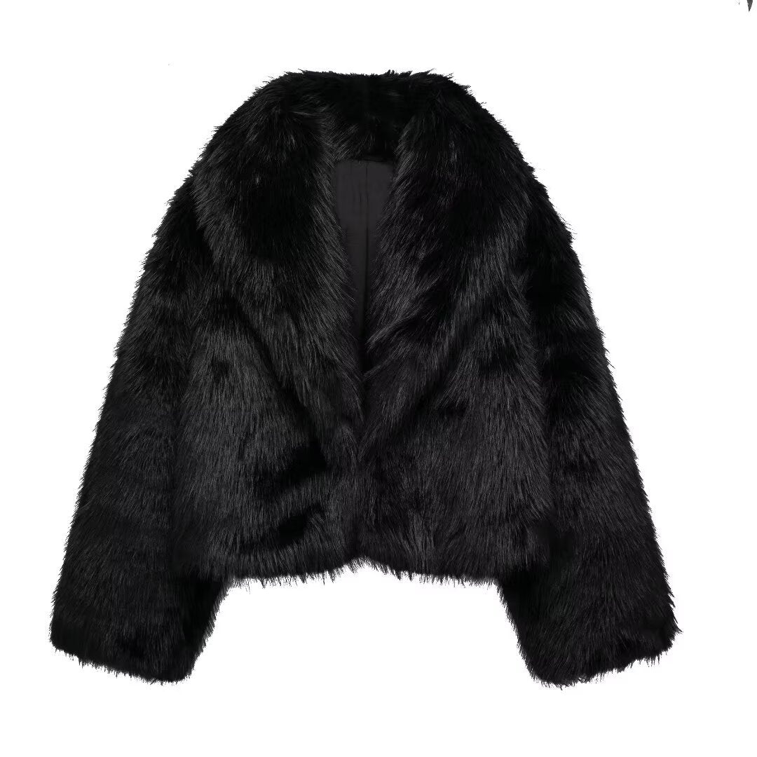 Ladies' short faux fur coat with oversized shawl collar and soft lining Mune Fashion