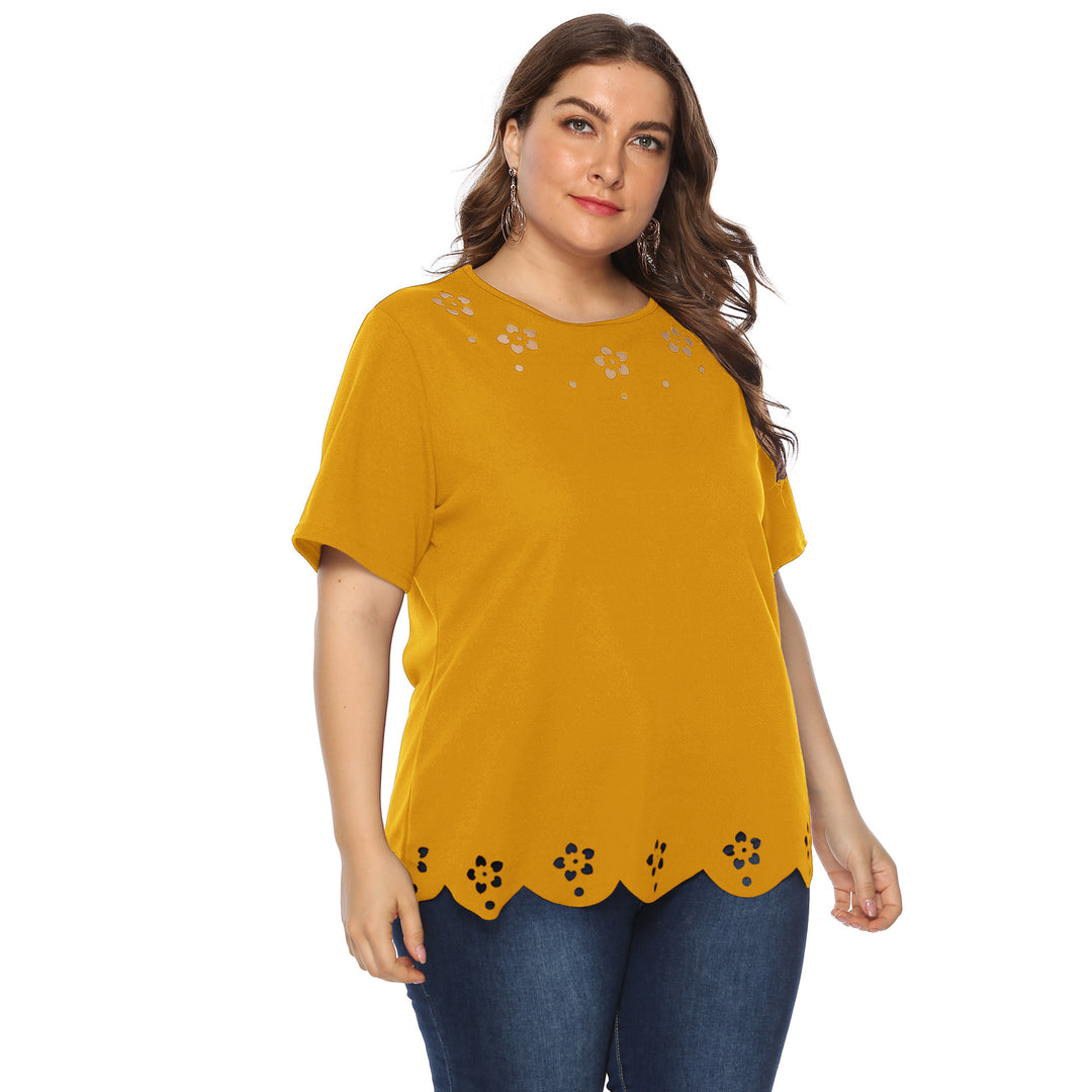Women elegant top with decorative floral embroidery Mune Fashion