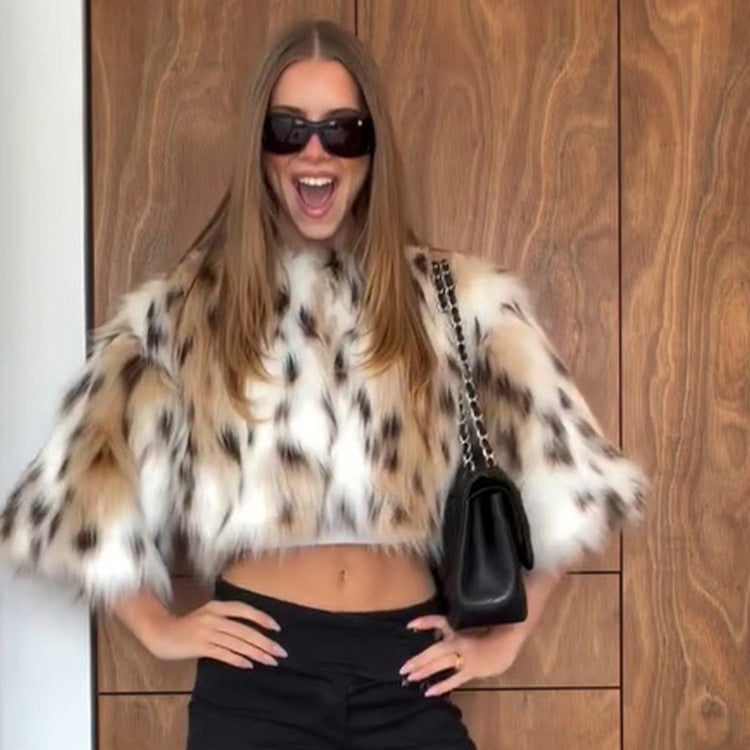 Women’s Short Cut Faux Fur Bolero with Leopard Pattern and Voluminous Three-Quarter Sleeves Mune Fashion