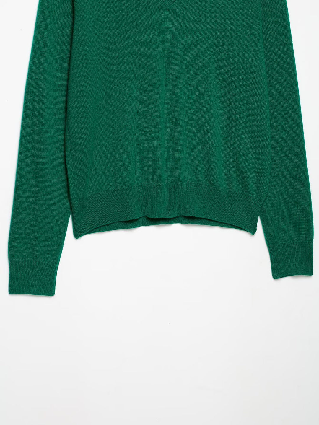 Women Light V-Neck Fine Knit Sweater with Ribbed Hem Mune Fashion