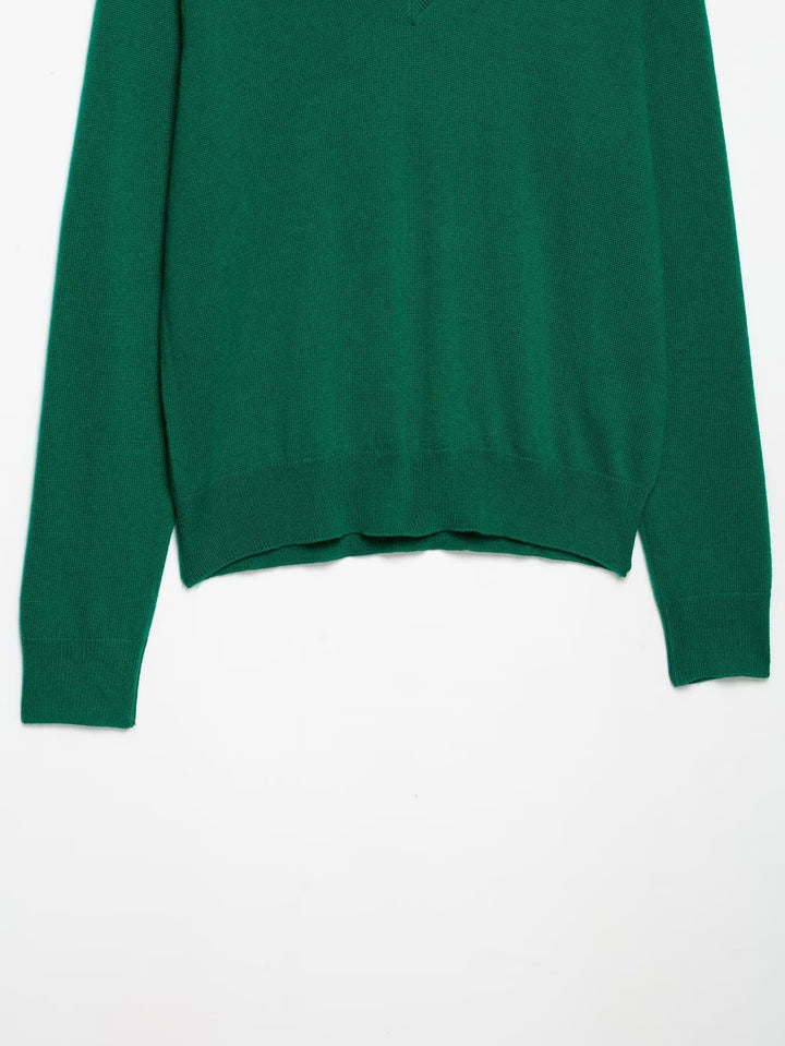 Women Light V-Neck Fine Knit Sweater with Ribbed Hem Mune Fashion