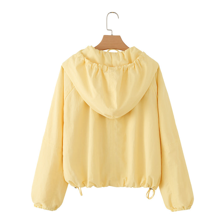 Women's short-cut windbreaker jacket with wide collar, drawstring, and elastic cuffs Mune Fashion