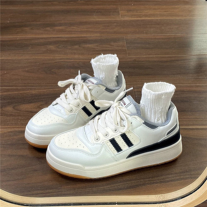 Ladies sporty sneakers with high-quality cushioning and breathable upper material Mune Fashion