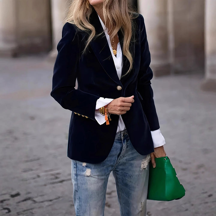 Women's tailored velvet blazer with lapel collar and single-button closure Mune Fashion