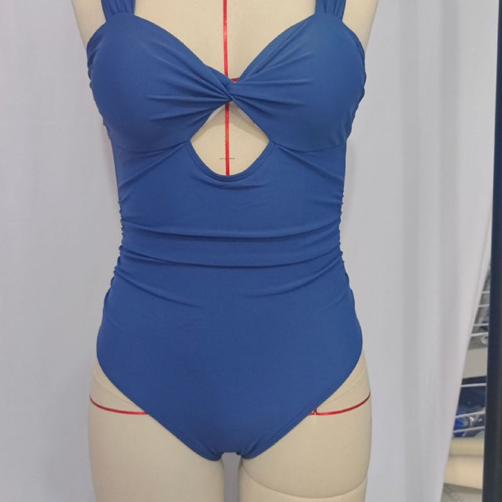 Women's One-Piece Swimsuit with Fashionable Keyhole Design Mune Fashion