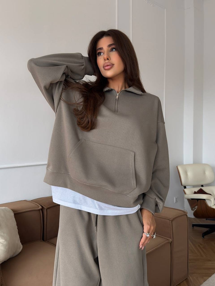 Women nan wide half-zip lounge set with hoodie, kangaroo pocket and flowing wide-leg pants Mune Fashion