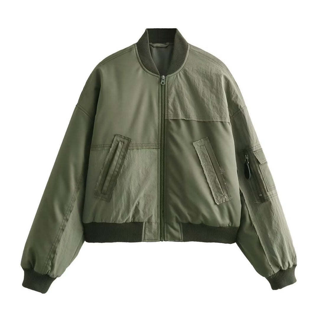 Women’s short-cut utility bomber with patch details, practical chest pockets and sleeve zipper Mune Fashion