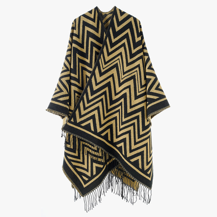 Women's oversized cape with a graphic zigzag pattern and long fringes