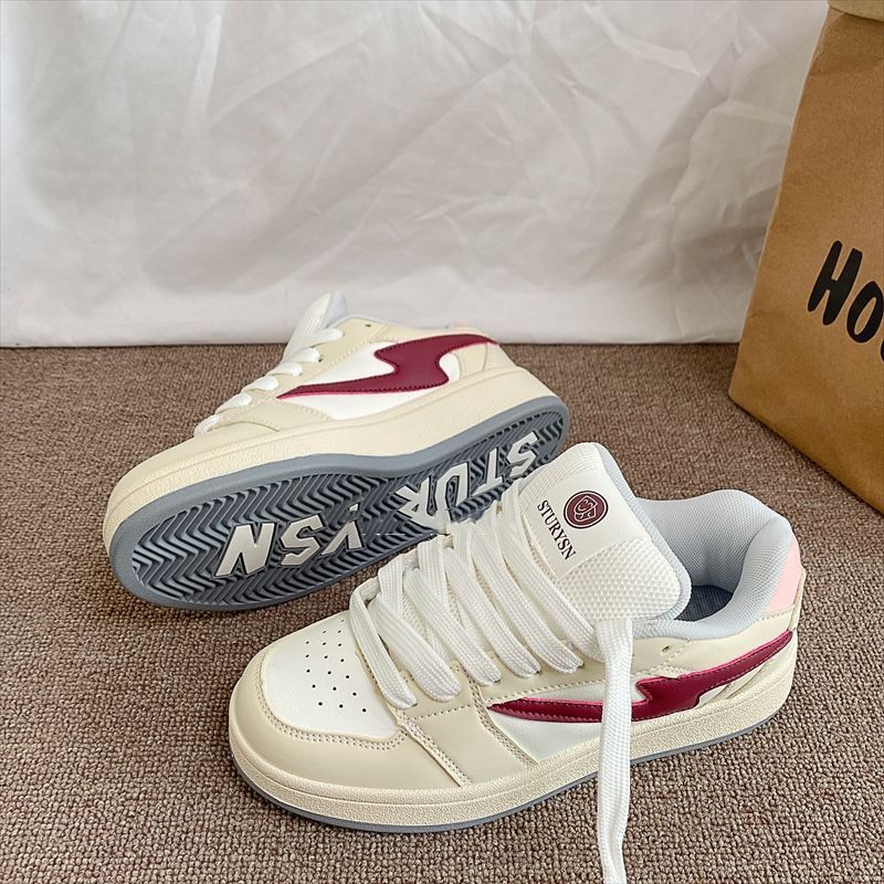 Women Sneakers with sporty design and breathable upper material combination Mune Fashion