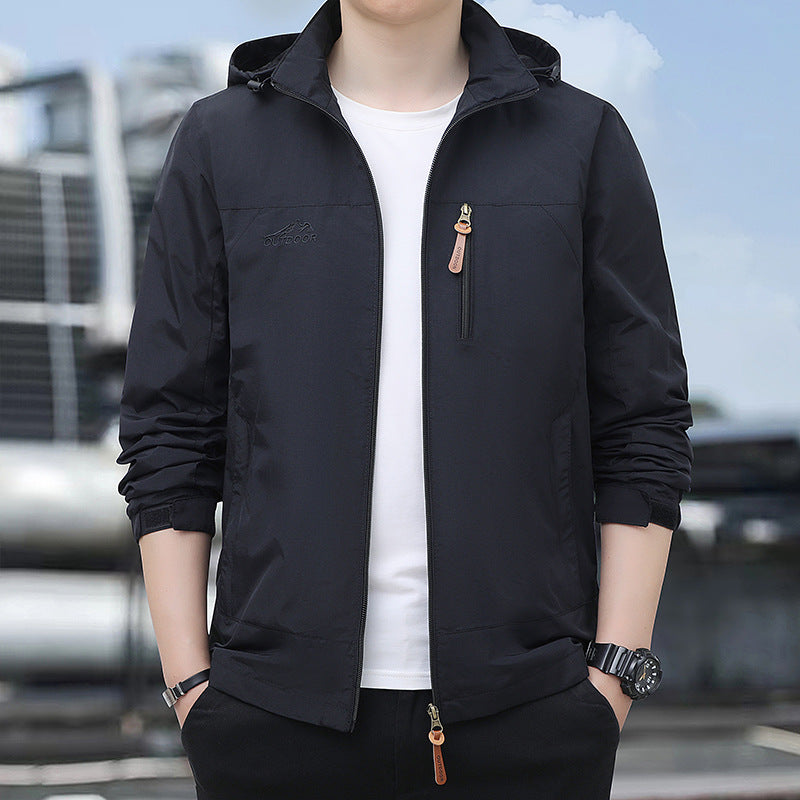Men's lightweight hooded windbreaker with chest zipper and breathable functional fabric Mune Fashion
