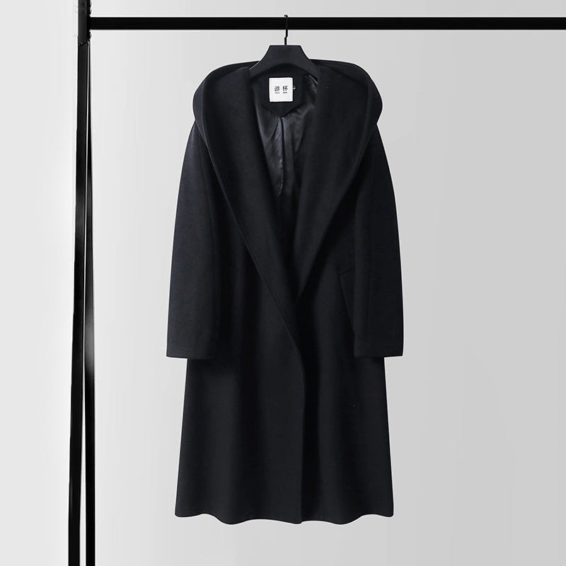 Men's maxi-length hooded coat made of wool blend with tie belt and boxy silhouette Mune Fashion