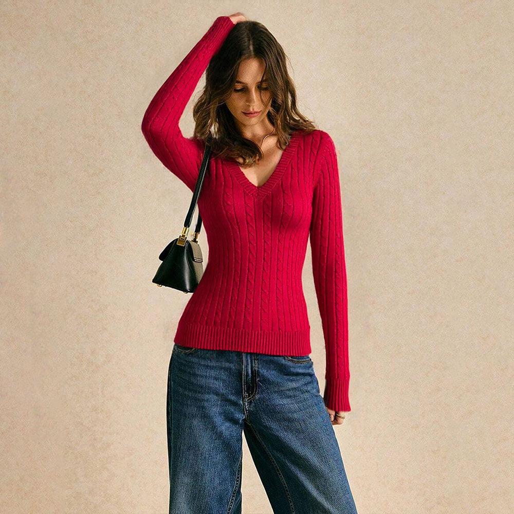 Women's fitted cable knit pullover with V-neck and tailored ribbed structure