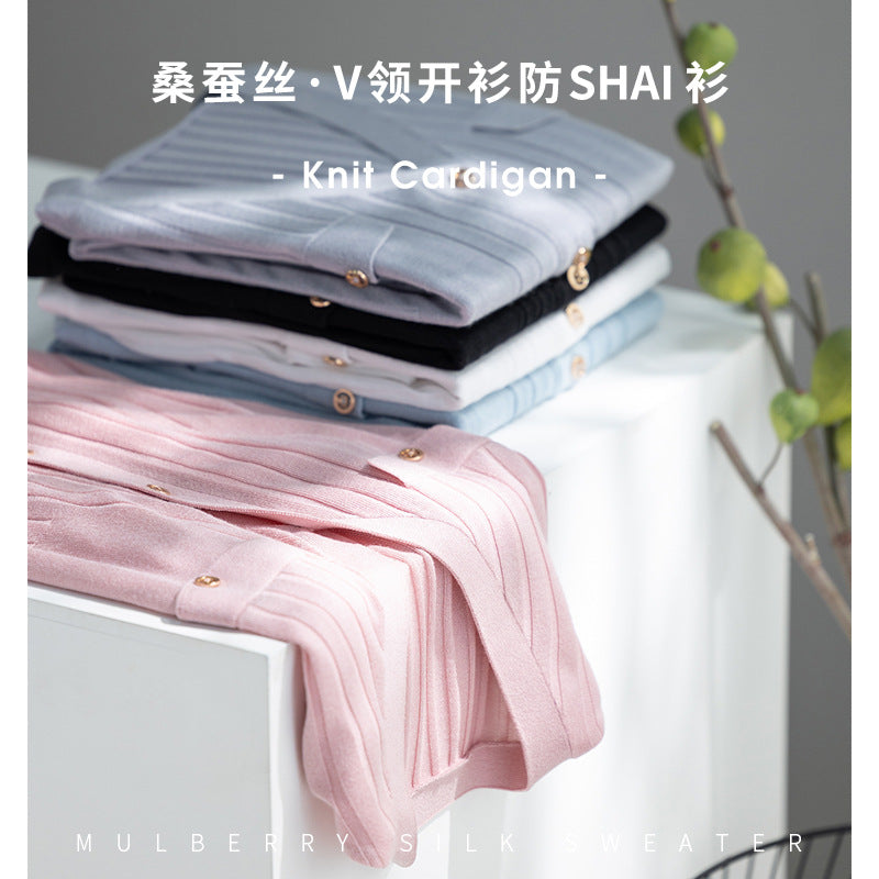 Women Fine Ribbed Button Cardigan with V-Neck and Chest Pockets Mune Fashion