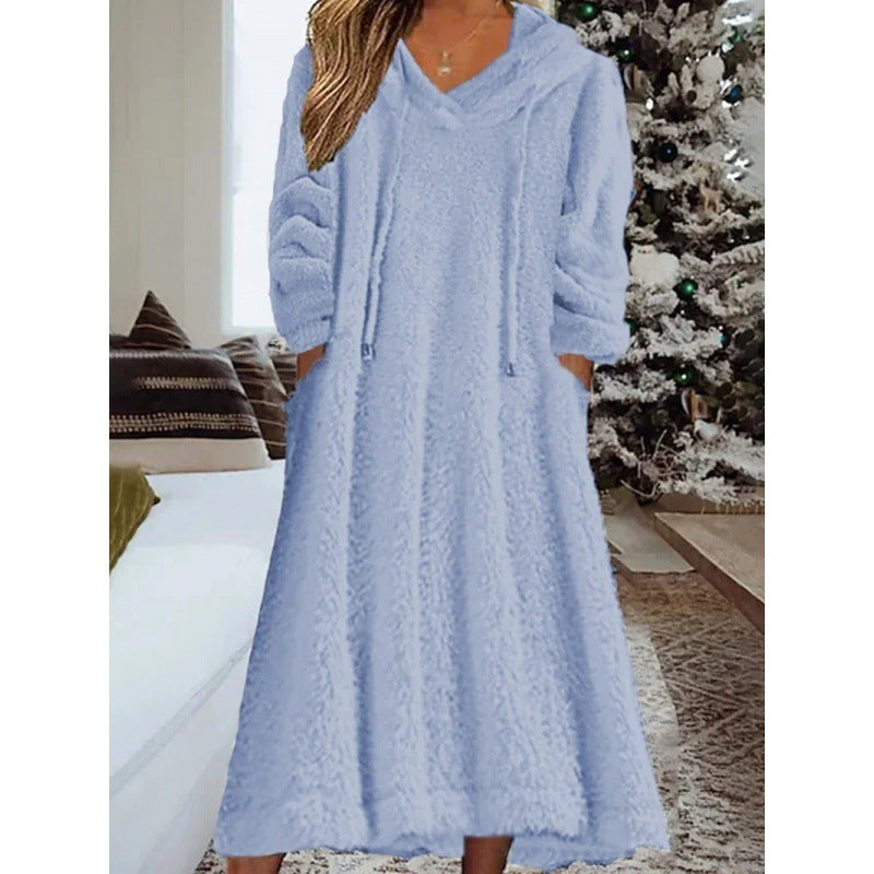 Ladies maxi dress made of teddy fleece with hood, V-neck and side pockets Mune Fashion