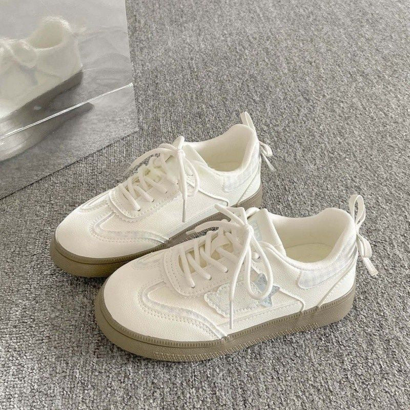 Women's Trendy Sneakers with sporty-elegant design and comfortable sole Mune Fashion