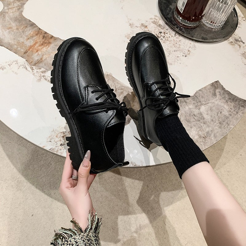 Women's stylish derby lace-up shoes with robust tread sole, padded comfort footbed and subtle platform Mune Fashion