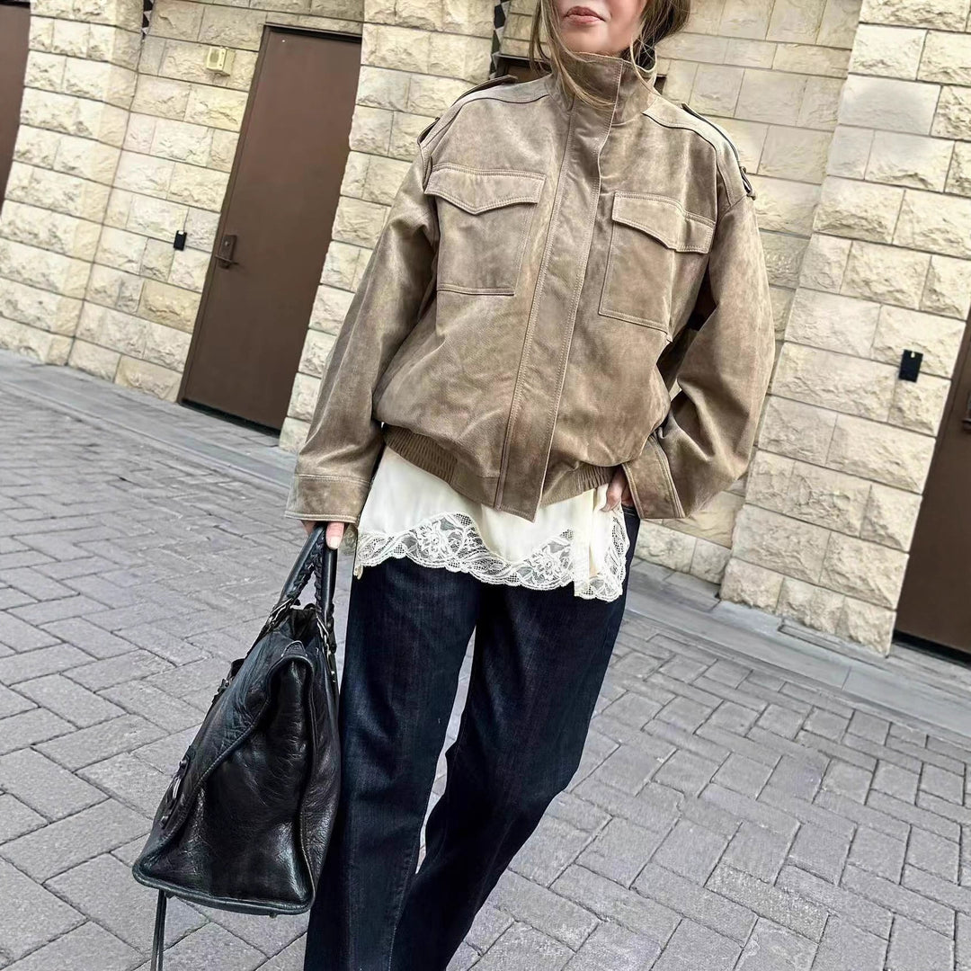 Women’s short jacket in military style with epaulets, patch chest pockets, and elastic hem Mune Fashion