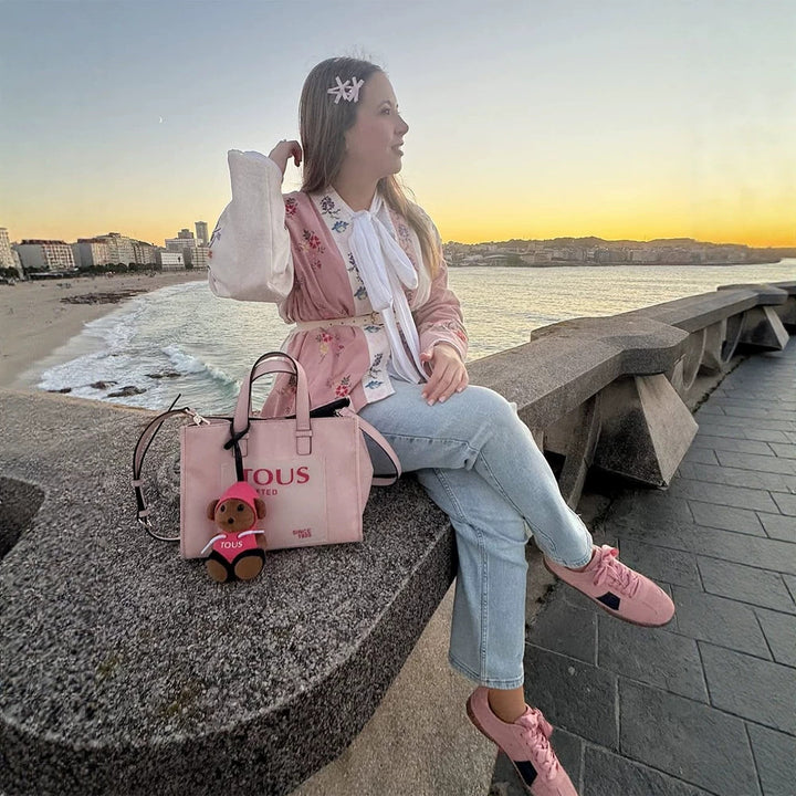 Women Embroidered Lightweight Kimono Jacket with Floral Appliqués and Open Fall Mune Fashion