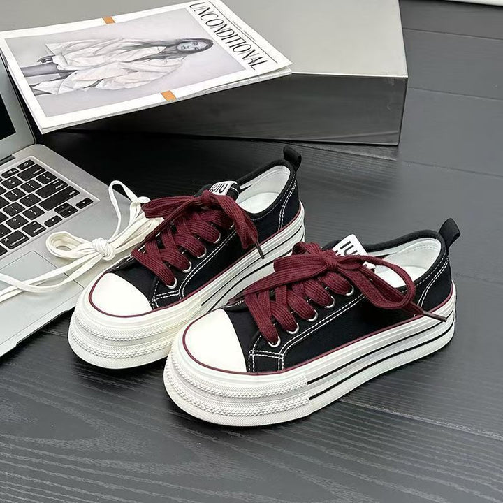 Women’s sporty sneakers with sturdy sole and breathable canvas by Mune Fashion