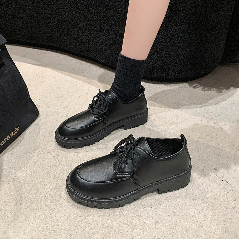 Women's stylish derby lace-up shoes with robust tread sole, padded comfort footbed and subtle platform Mune Fashion