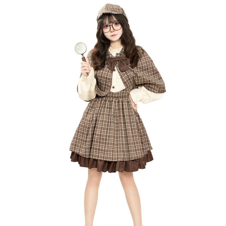 Girl Detective Costume with Checkered Details Mune Fashion